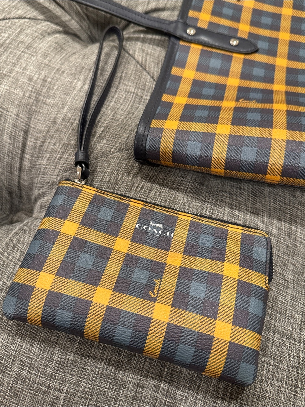 Coach Bag Reversible Plaid Checkered Yellow Blue City Tote with Removable Pouch - Picture 13 of 17